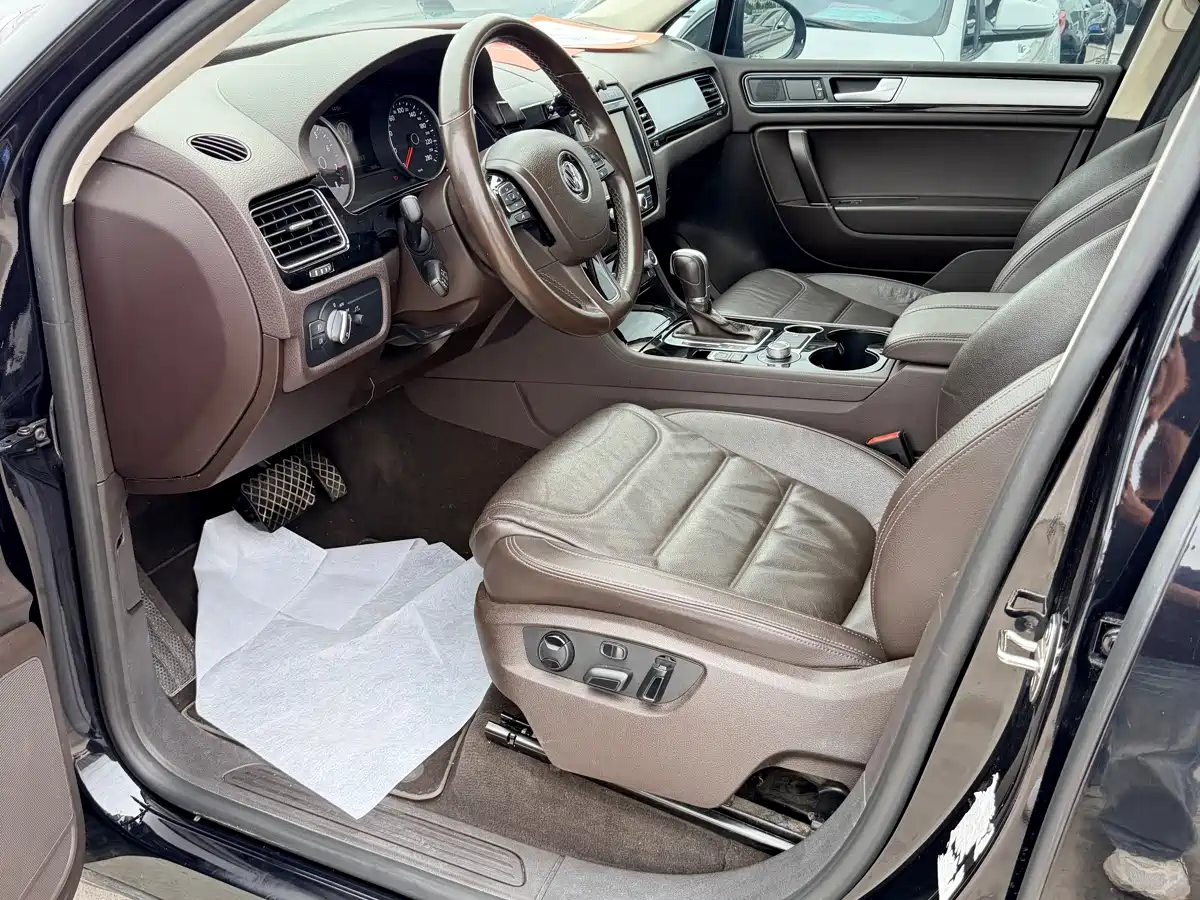 Volkswagen Touareg 2016 3.0TSI Standard фото 8