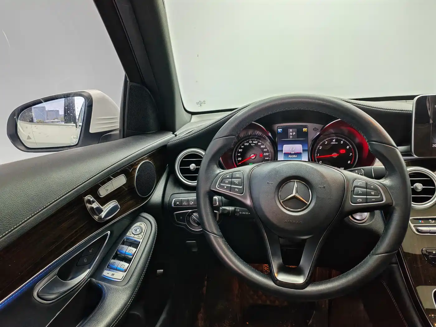 Mercedes-Benz GLC 2017 GLC 260 4MATIC Luxury фото 9