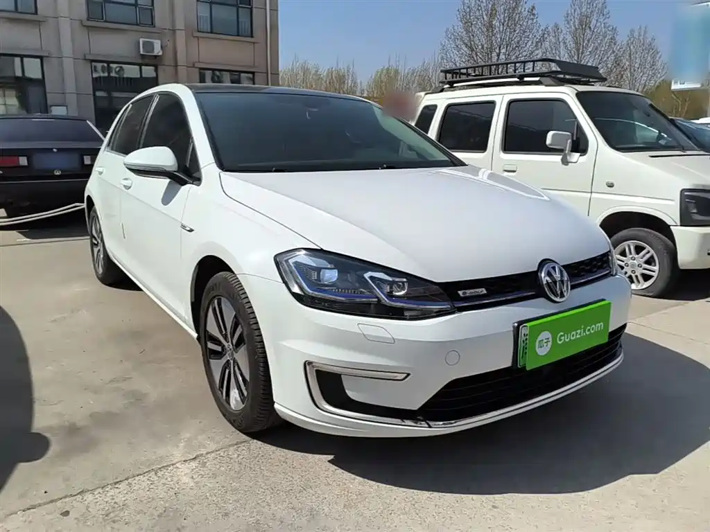 VOLKSWAGEN GOLF*PURE ELECTRICITY