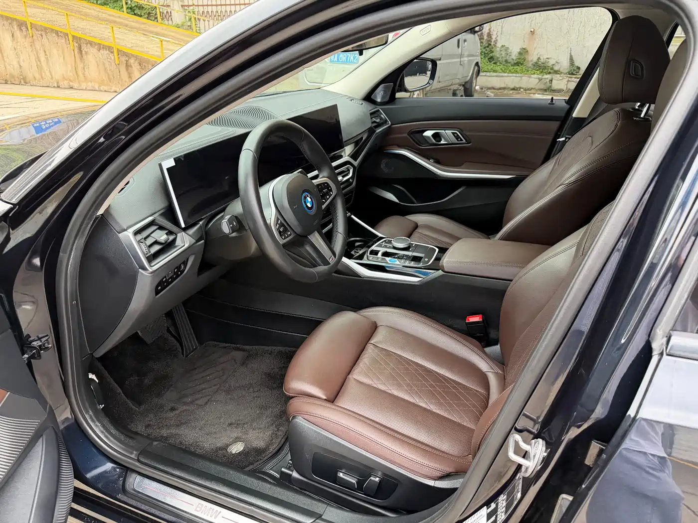 BMW i3 2024 eDrive 35 L фото 4