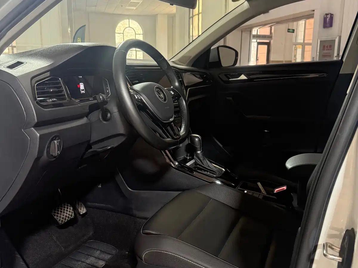 Volkswagen T-ROC 2021 280TSI DSG 2WD Comfort Connected фото 7