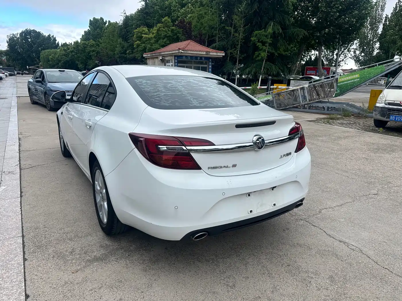 Buick Regal 2015 1.6T Leading Tech Edition фото 3