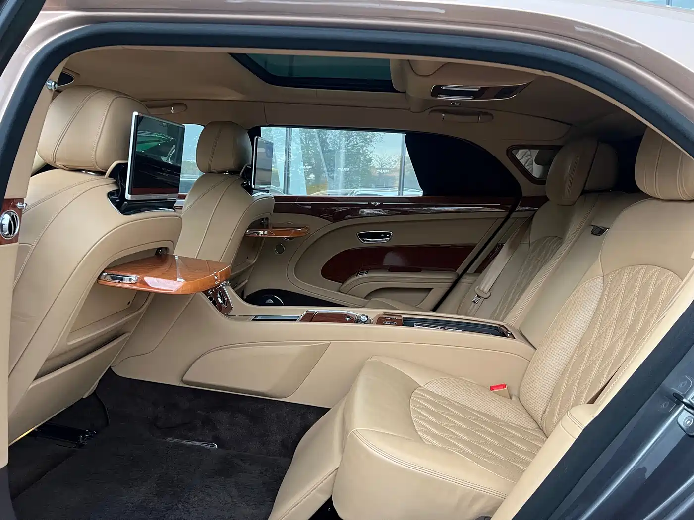 Bentley Mulsanne 2017 6.8T Long Wheelbase фото 4