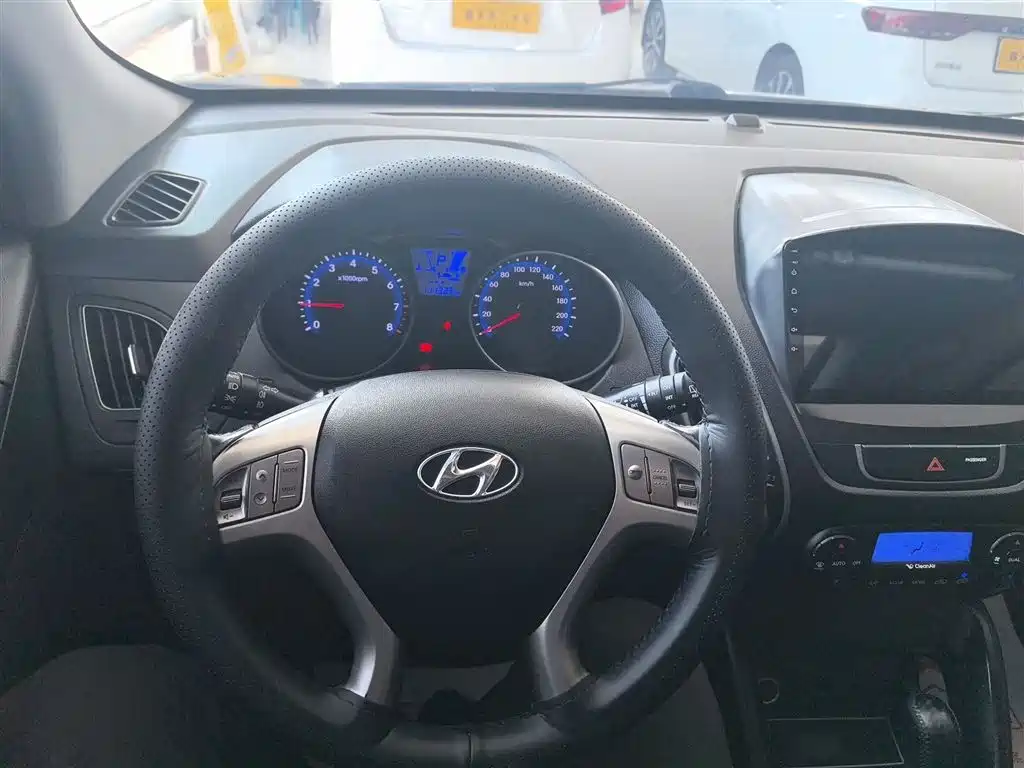 Hyundai Beijing Hyundai ix35 2013 2.0L Auto 2WD Smart GLS China IV фото 10