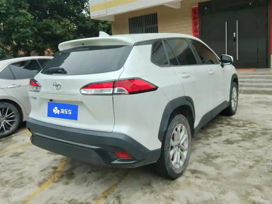 Toyota Frontlander 2022 2.0L CVT Elite фото 3