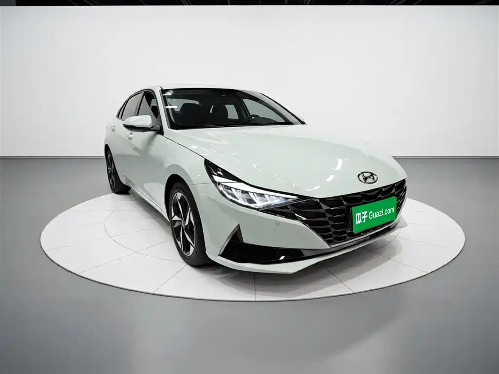 Hyundai Elantra 2022 1.5L CVT GLX Elite Edition фото 4