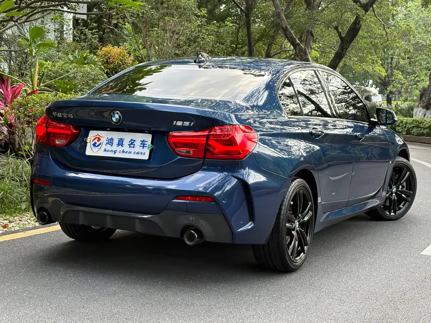 BMW 1 Series 2021 125i M Sport Black Night Edition фото 5