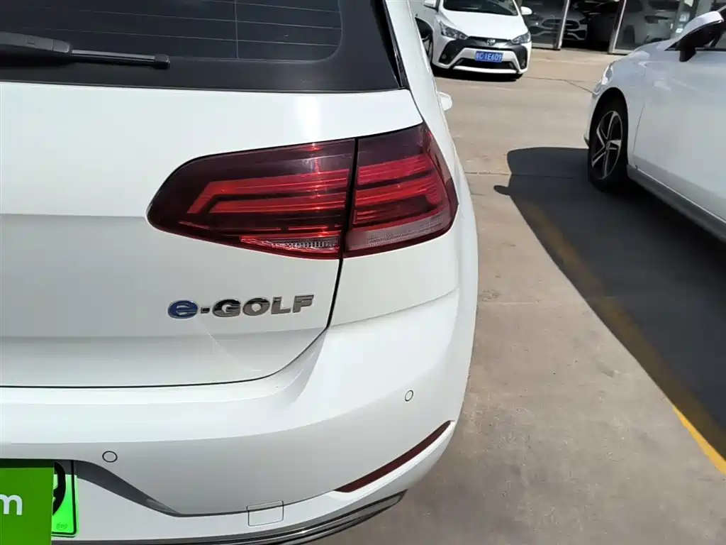 VOLKSWAGEN GOLF*PURE ELECTRICITY