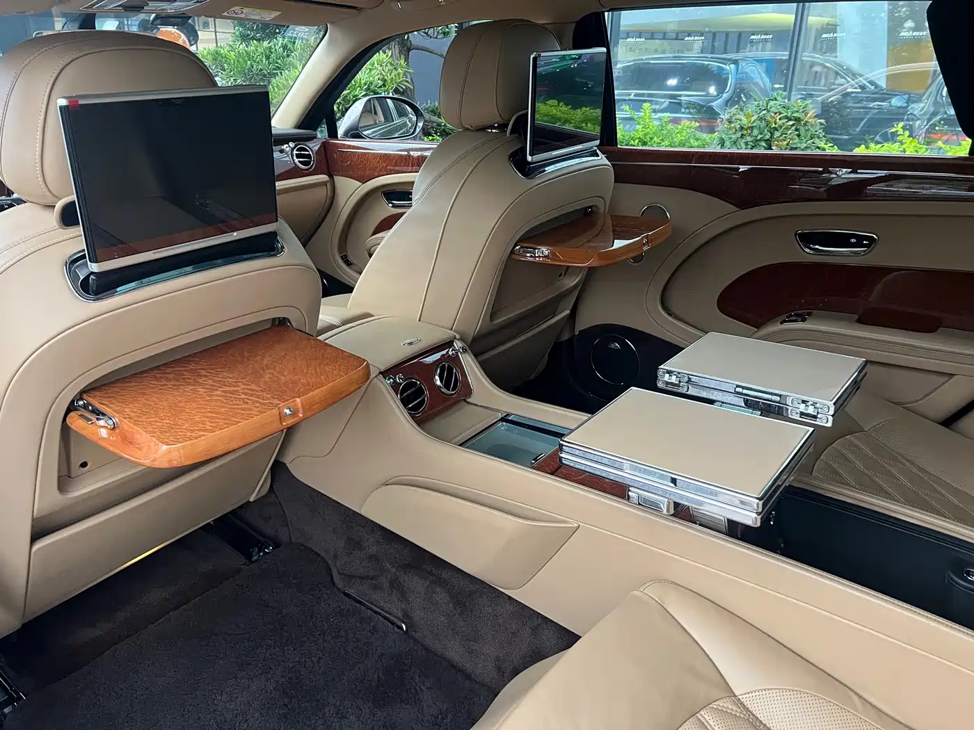 Bentley Mulsanne 2017 6.8T Long Wheelbase фото 5