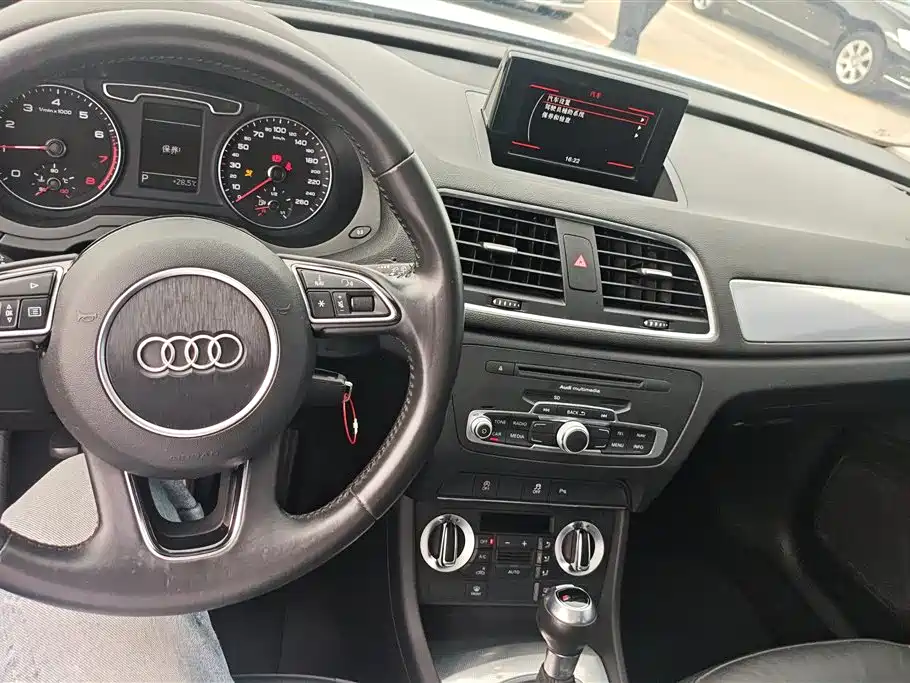 Audi Q3 2015 30 TFSI Comfort фото 12