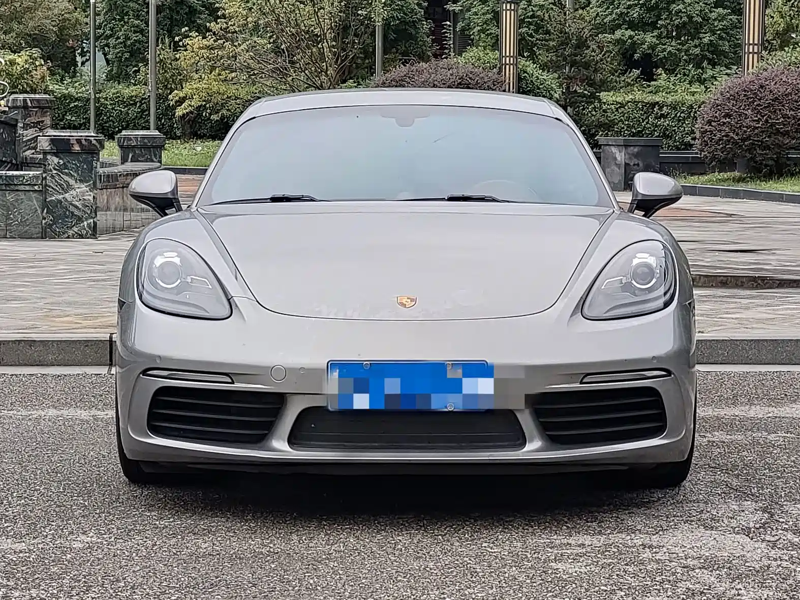 Photo 2 - Porsche 718