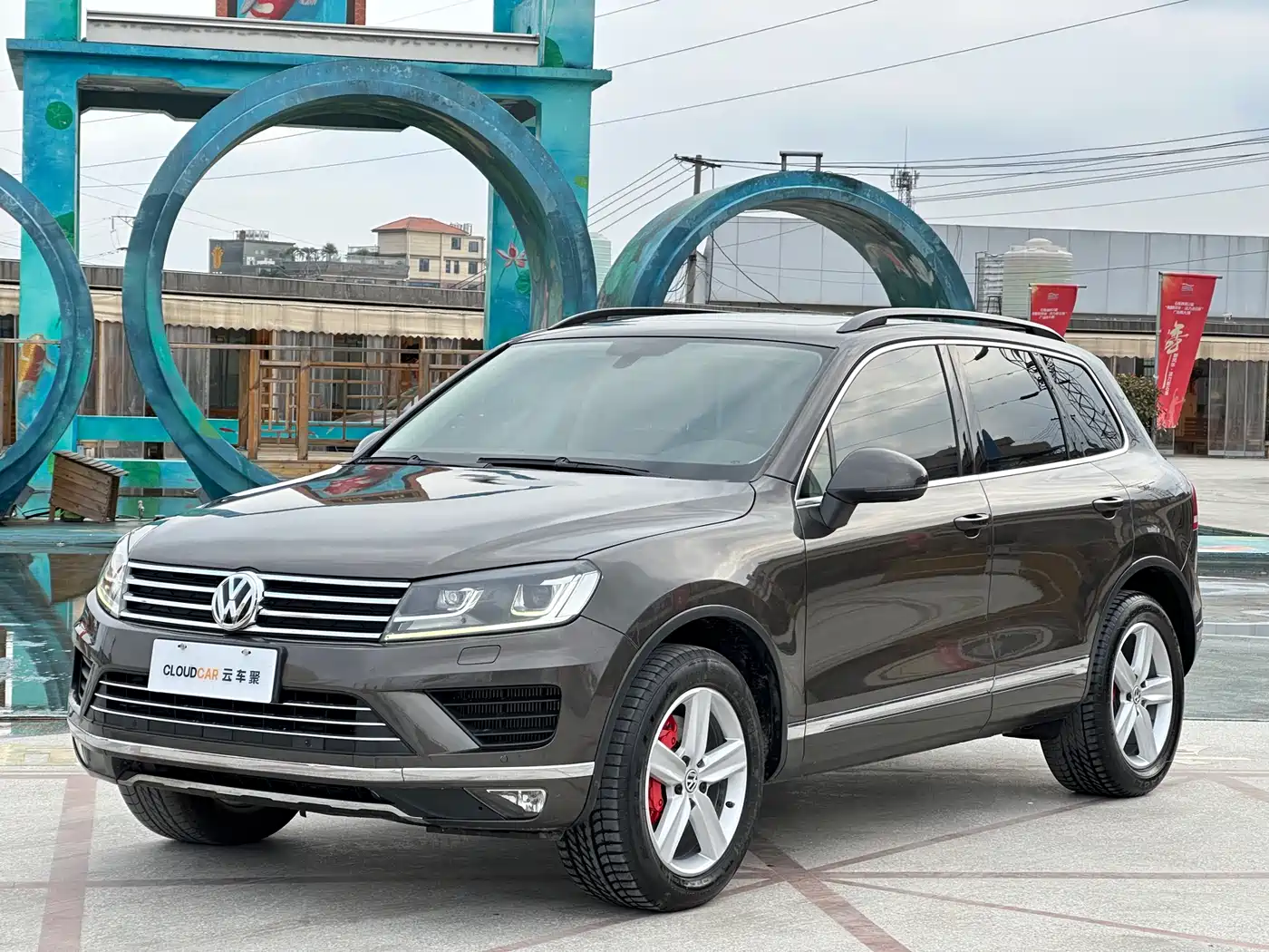 VOLKSWAGEN TOUAREG