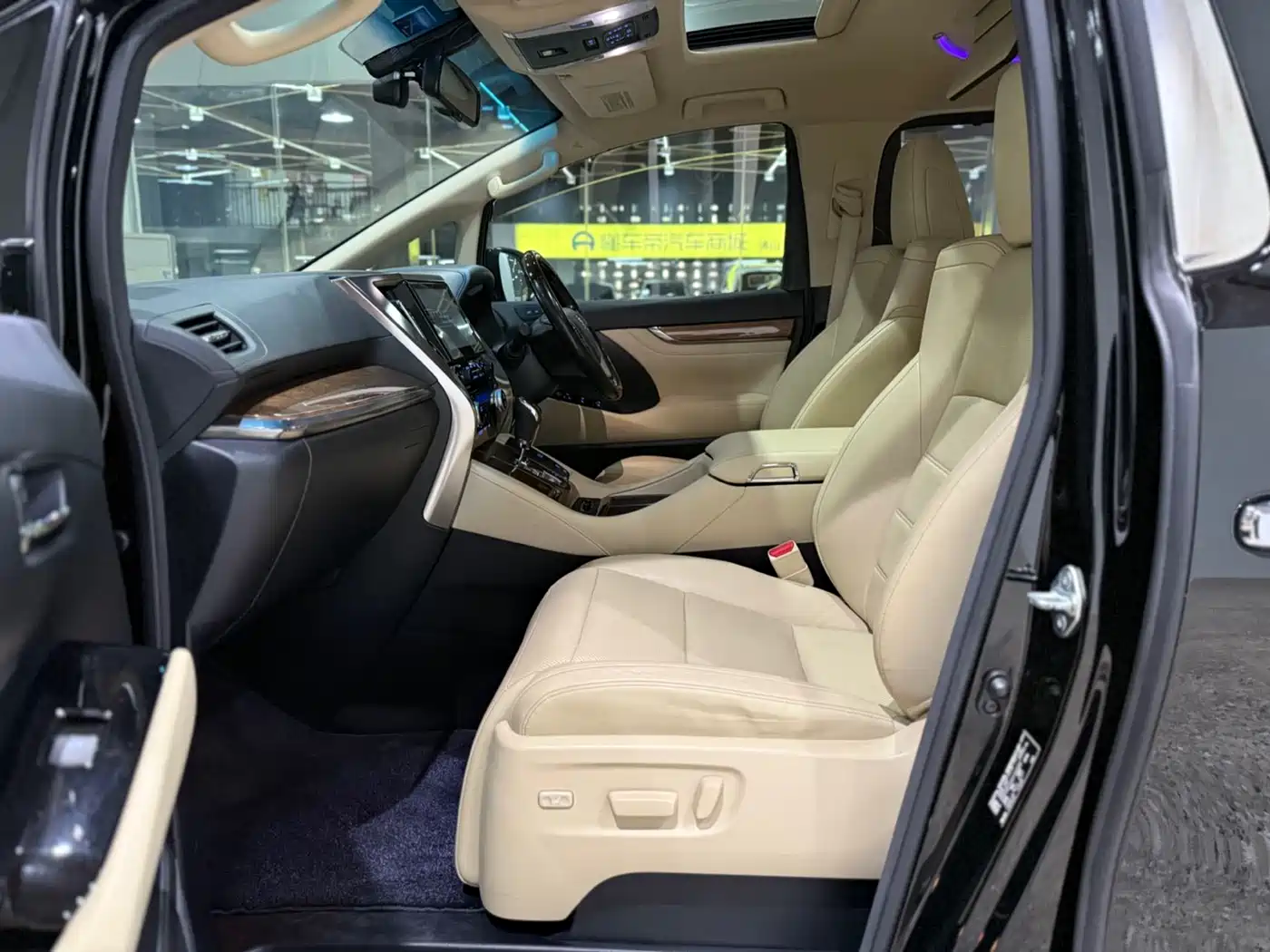 Toyota Alphard 2015 3.5L Premium Edition фото 8