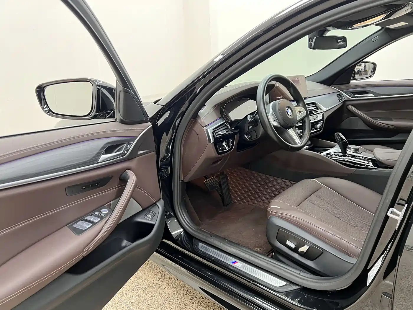 BMW 5 Series 2022 Facelift 530Li Leading M Sport Package фото 8