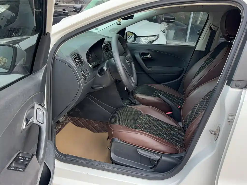 Volkswagen Polo 2018 1.5L Auto Safe Drive фото 18
