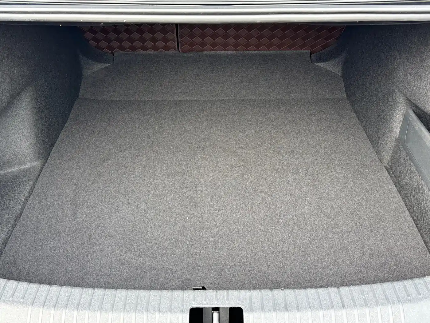 Volkswagen Passat 2022 280TSI Business Edition фото 11