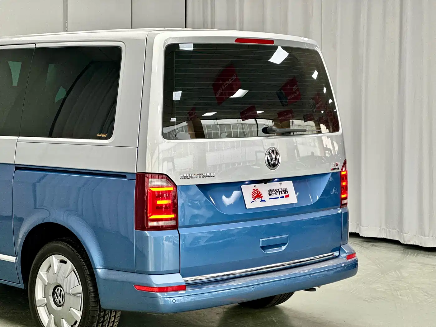 Volkswagen Multivan 2018 2.0TSI 4WD Leisure Edition 7-Seater фото 13