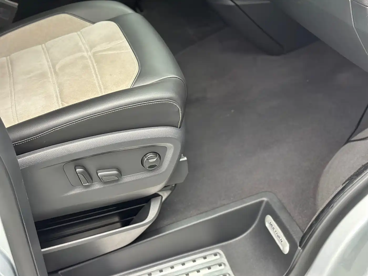 Volkswagen Multivan 2018 2.0TSI 4WD Leisure Edition 7-Seater фото 41