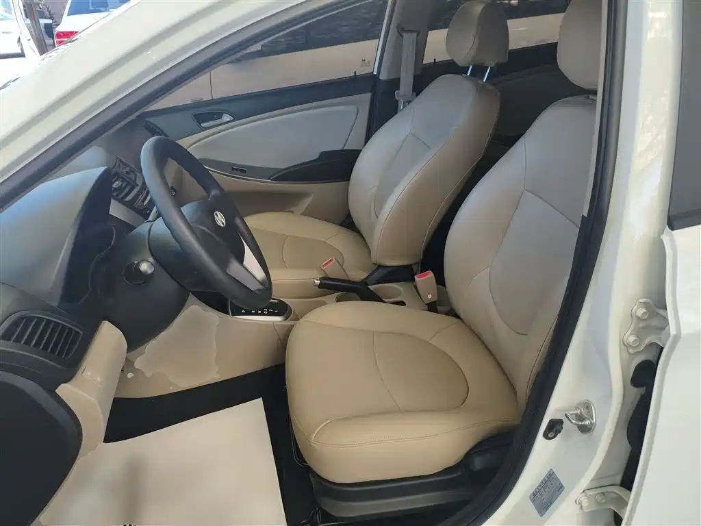 Hyundai Verna 2016 1.4L Automatic Smart GLS фото 15