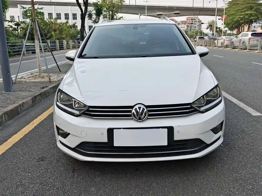 Volkswagen Golf Sportsvan 2016 230TSI Automatic Progressive фото 23