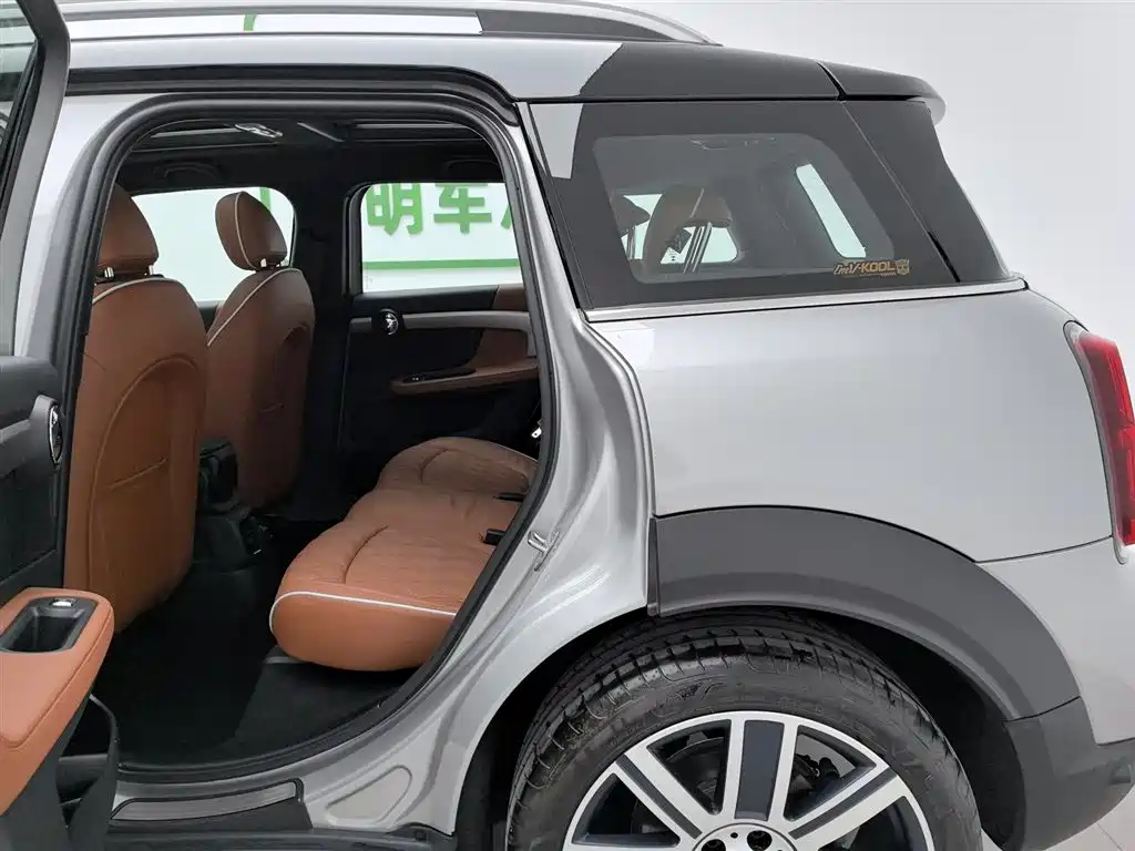 MINI COUNTRYMAN 2023 Second Facelift 2.0T COOPER S ALL4 Connoisseur фото 15