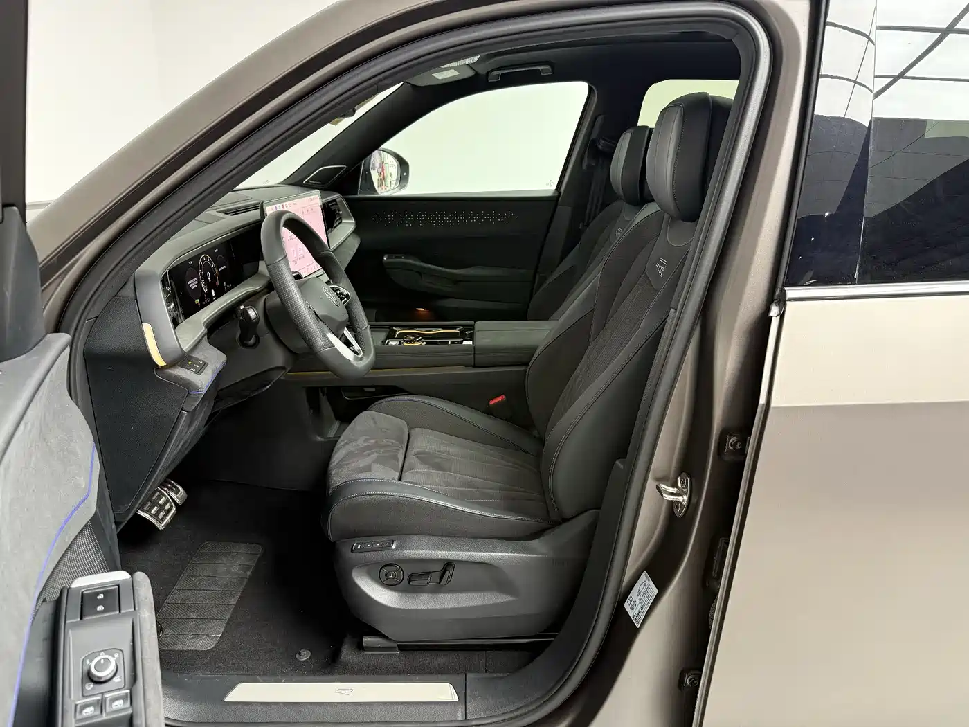 Volkswagen Teramont 2025 Teramont Pro 450TSI 4WD Summit Edition фото 6