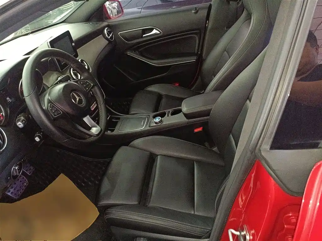 Mercedes-Benz CLA (Import) 2016 Facelift CLA 200 Sport фото 15