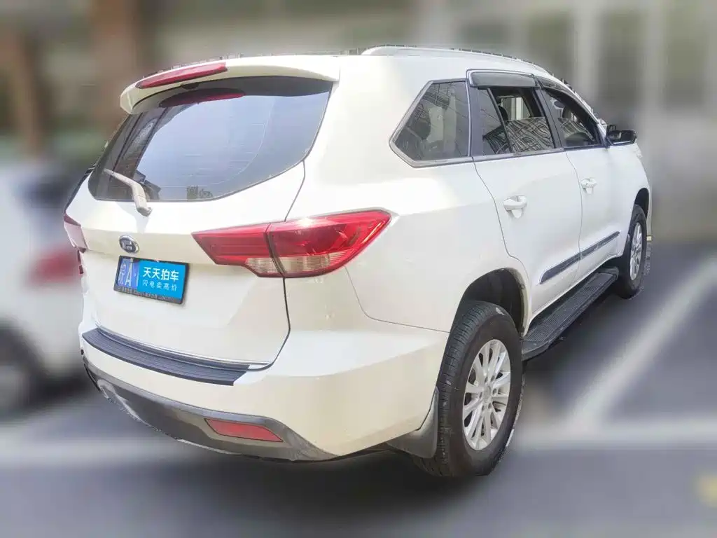 Foday Lanfu 2015 2015 2.4L Petrol 2WD Luxury 7-Seater