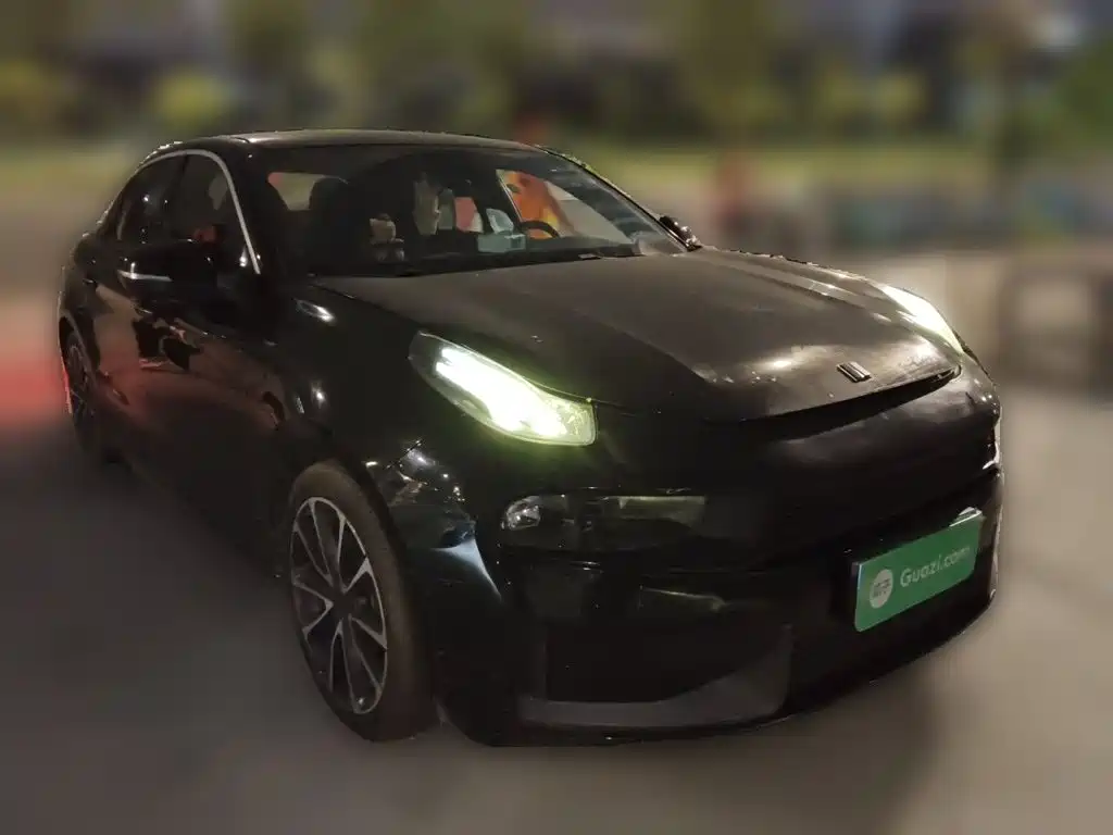 Фото 23 - Lynk & Co 03