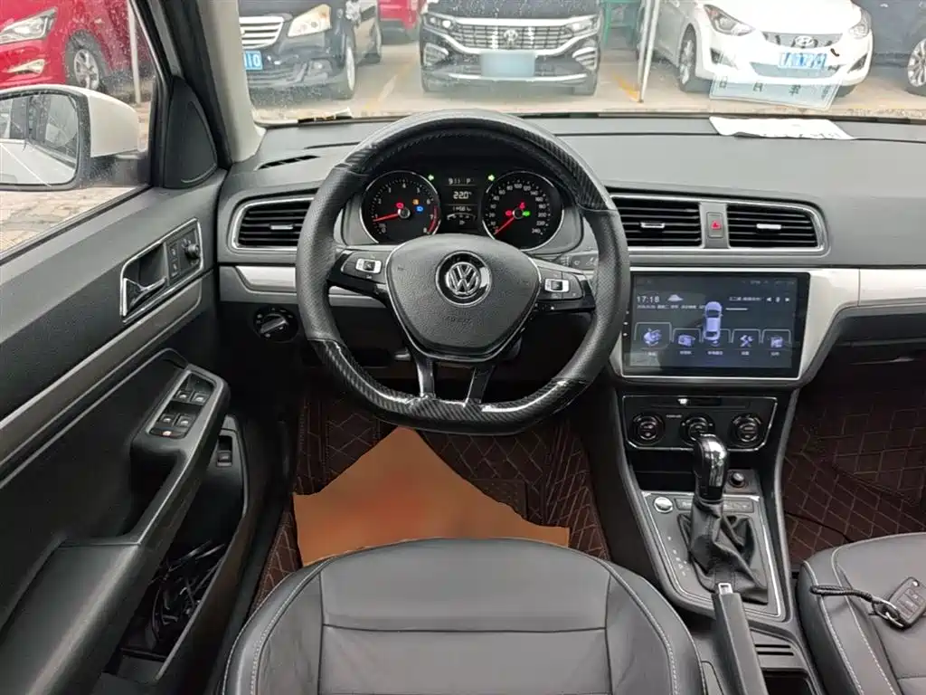 Volkswagen Lavida 2017 230TSI DSG Comfort Edition фото 11