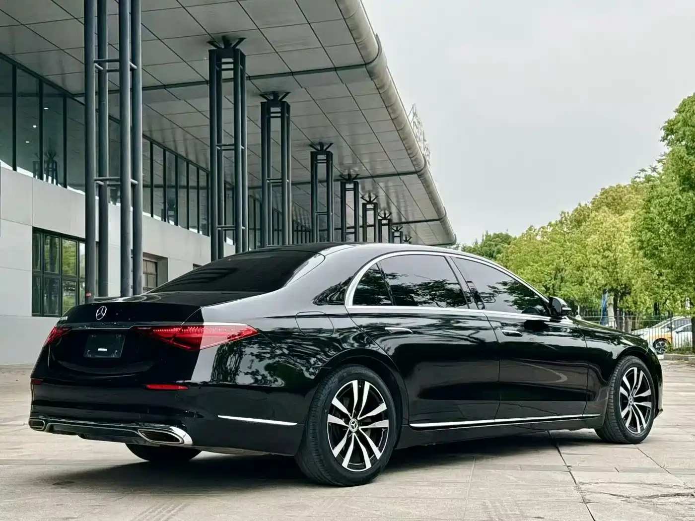 Mercedes-Benz S-Class 2023 Model S 400 L Luxury Edition фото 3