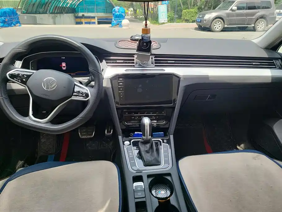 Volkswagen Magotan 2024 2 Million Units Public Sharing Edition 330TSI DSG Luxury фото 12
