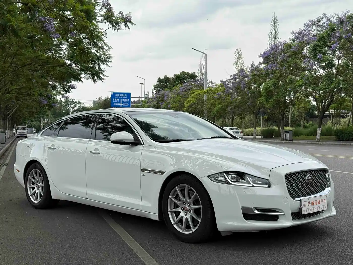 JAGUAR XJ