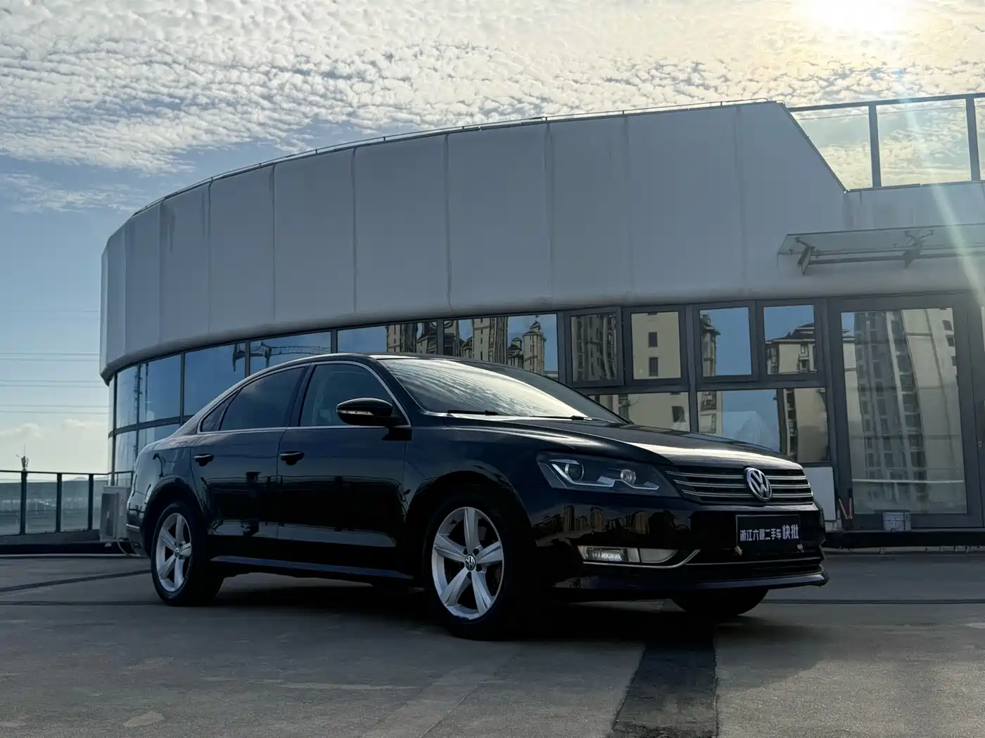 Volkswagen Passat 2014 1.8TSI DSG Executive Edition фото 3