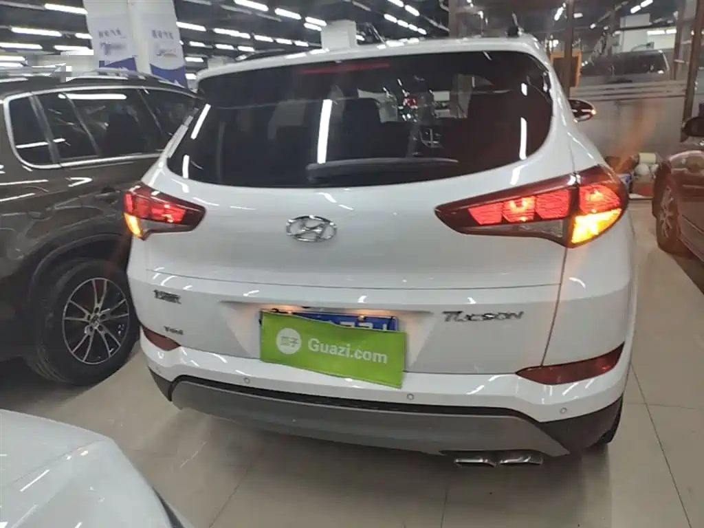 Hyundai Tucson 2018 1.6T DCT 2WD 15th Anniversary Special Edition фото 6