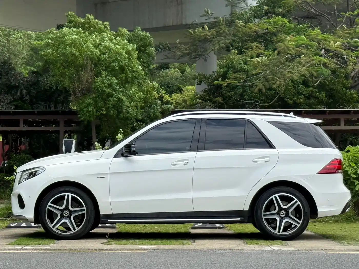 Mercedes-Benz GLE 2017 GLE 450 AMG 4MATIC фото 16