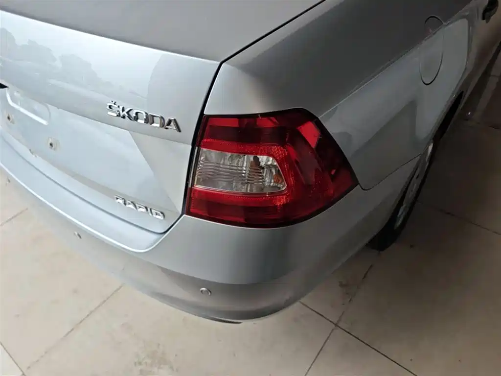 Škoda Rapid 2016 1.6L Automatic Forward Edition фото 8