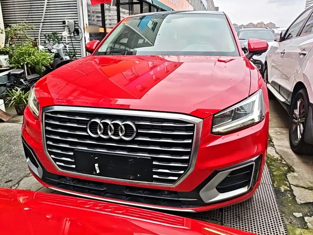 Photo 3 - Audi Q2L