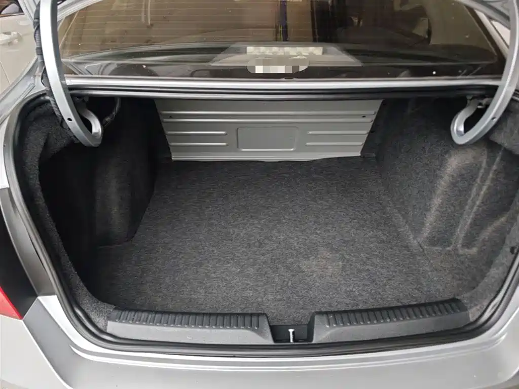 Škoda Rapid 2016 1.6L Automatic Forward Edition фото 19