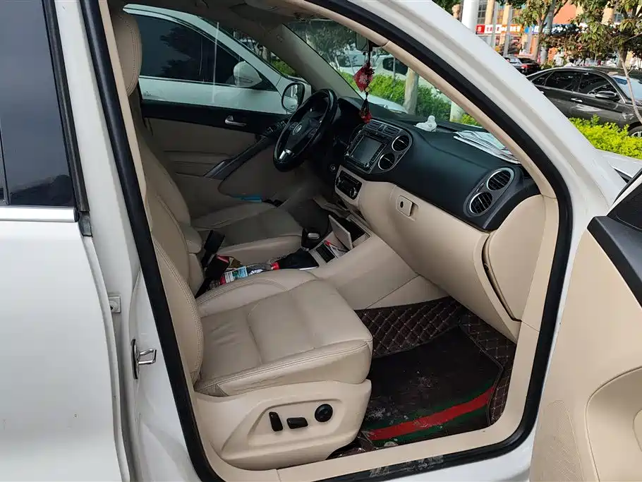 Volkswagen Tiguan 2010 1.8TSI Automatic 4WD Elite фото 8