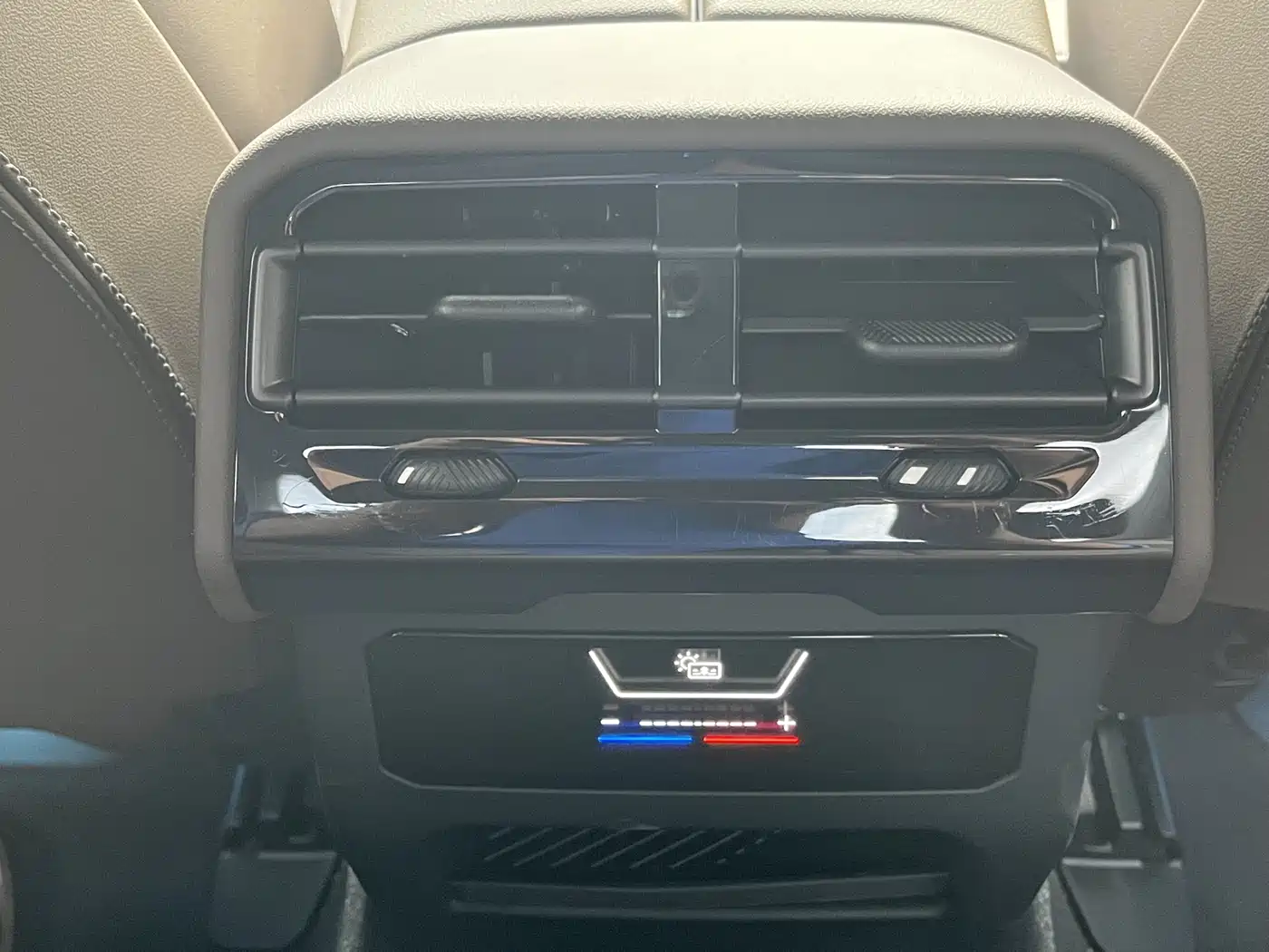 BMW 5 Series 2024 525Li M Sport Package фото 14
