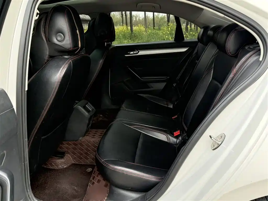 Volkswagen Lamando 2018 230TSI DSG Trend Edition фото 16