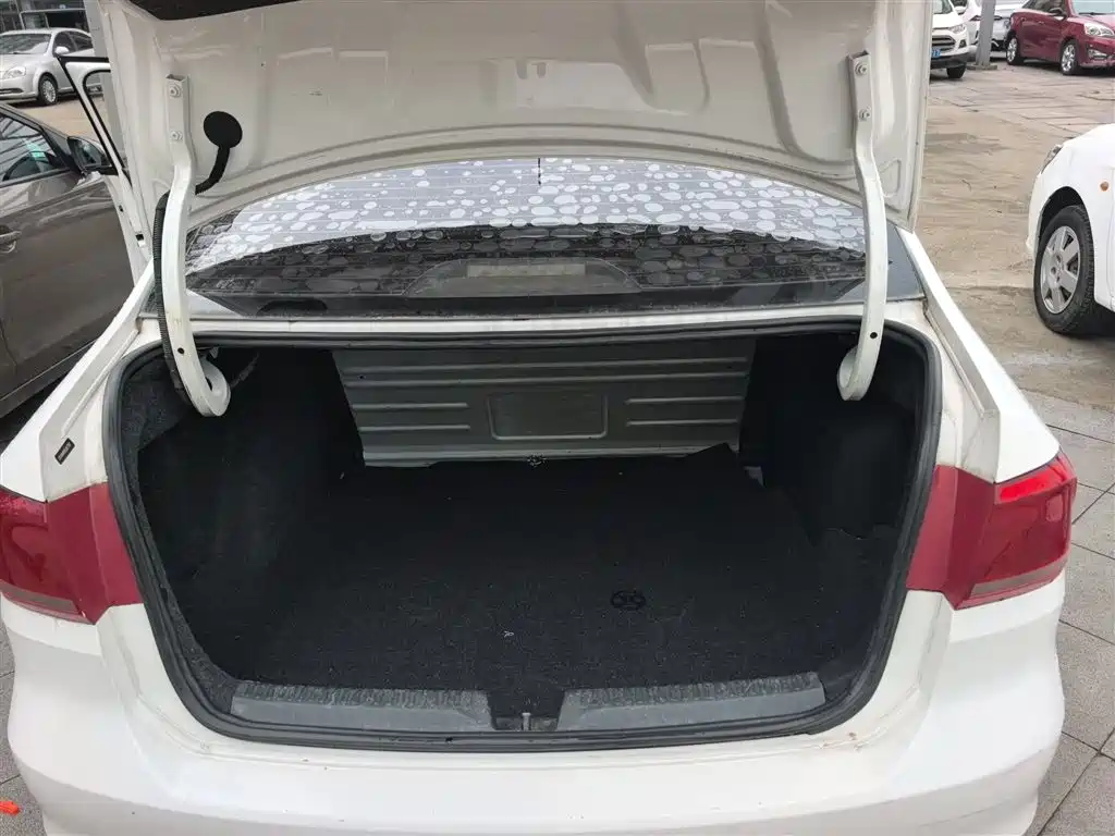 Volkswagen Santana 2015 1.6L Manual Trend Edition фото 19