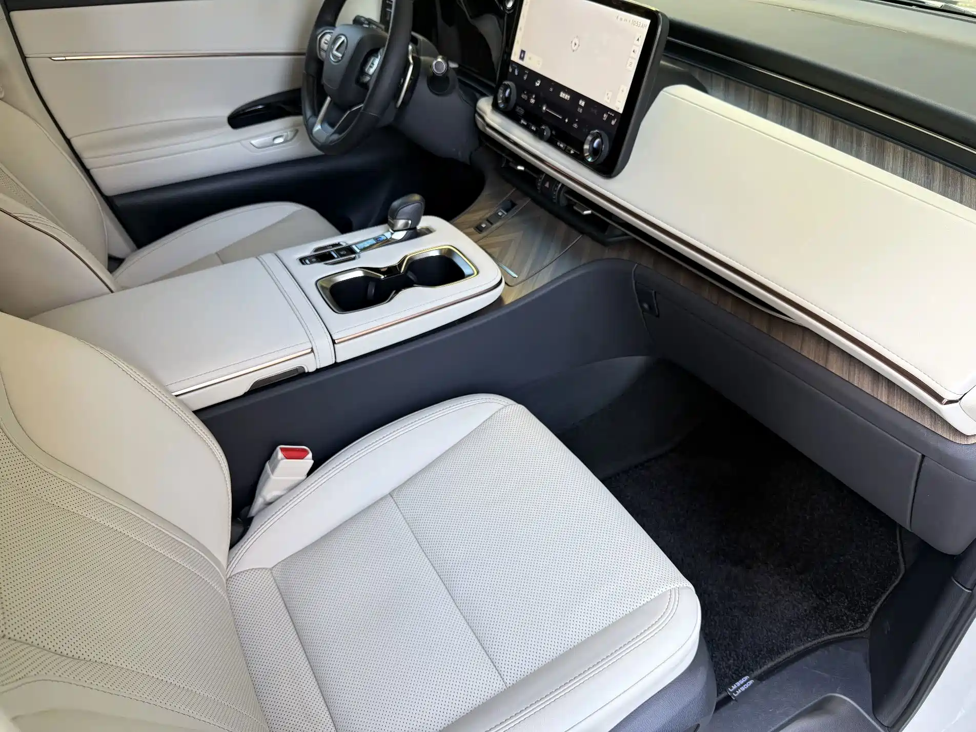 Фото 8 - Lexus LM