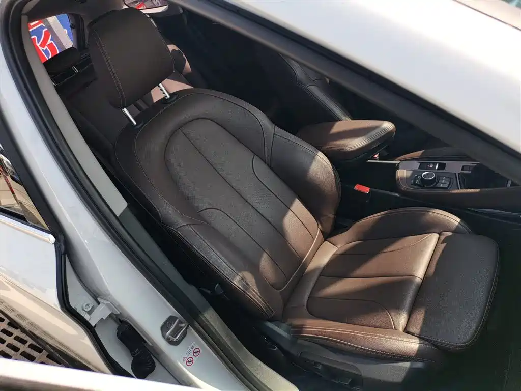 BMW X1 2018 sDrive18Li Premium Model фото 25