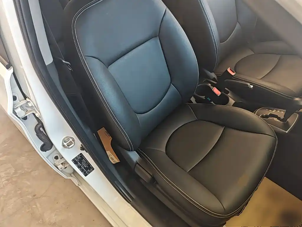 Hyundai Reina 2016 2016 1.4L Automatic GLX Leading