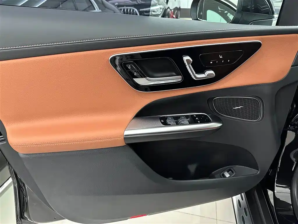 Mercedes-Benz GLC 2025 GLC 300 L 4MATIC Dynamic 7-seater фото 6