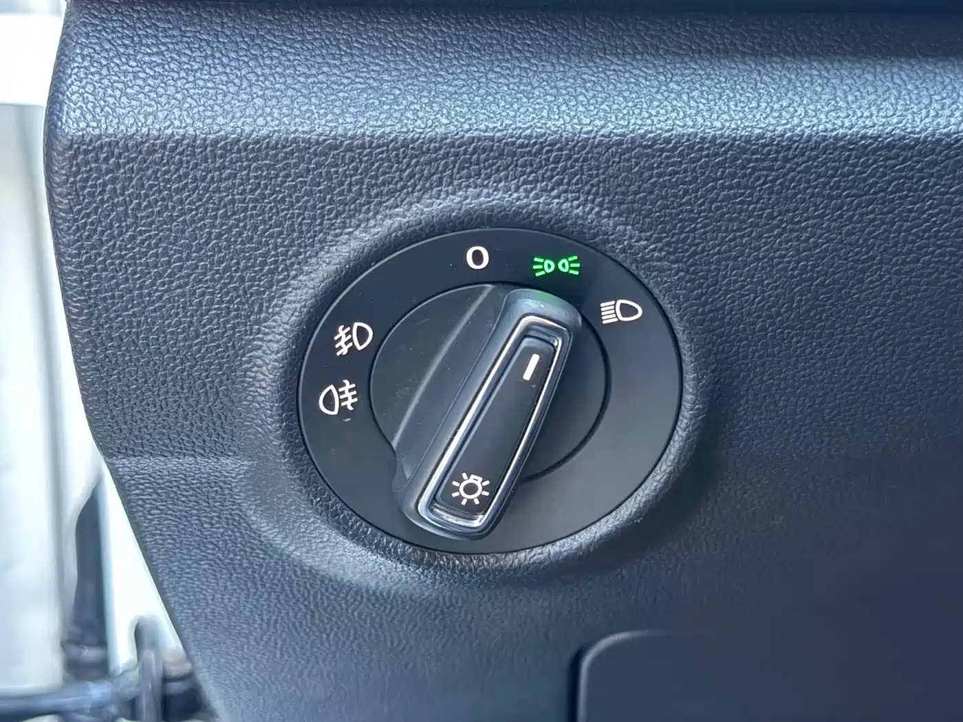 VOLKSWAGEN T ROC EXPLORING SONGS