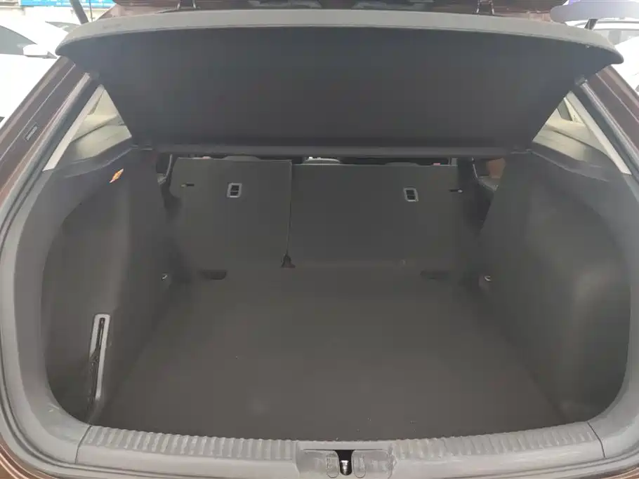 Volkswagen Gran Lavida 2016 230TSI DSG Luxury Edition фото 4