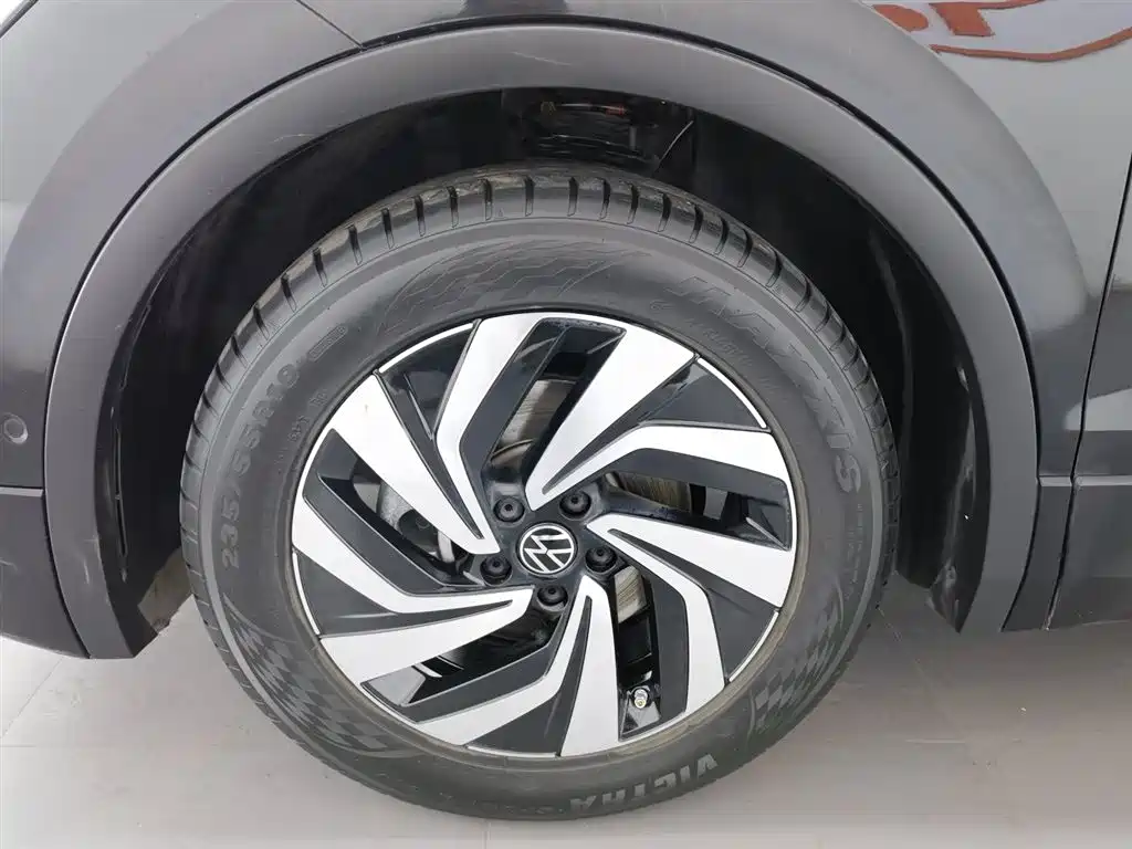 Volkswagen Tiguan L 2024 Outstanding 330TSI Auto 2WD R-Line Dragon Glory Edition фото 17